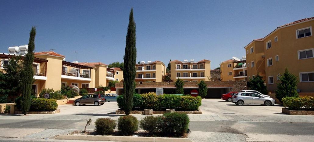 Sirena Olympia Apartment 40 Пафос Екстериор снимка