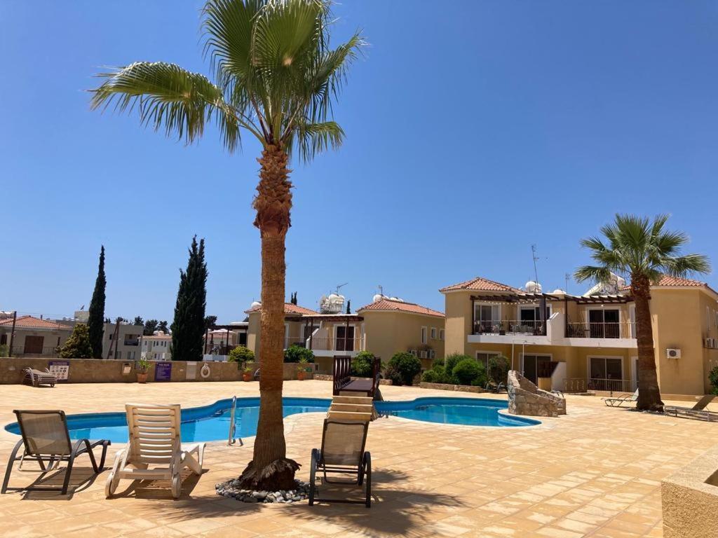 Sirena Olympia Apartment 40 Пафос Екстериор снимка
