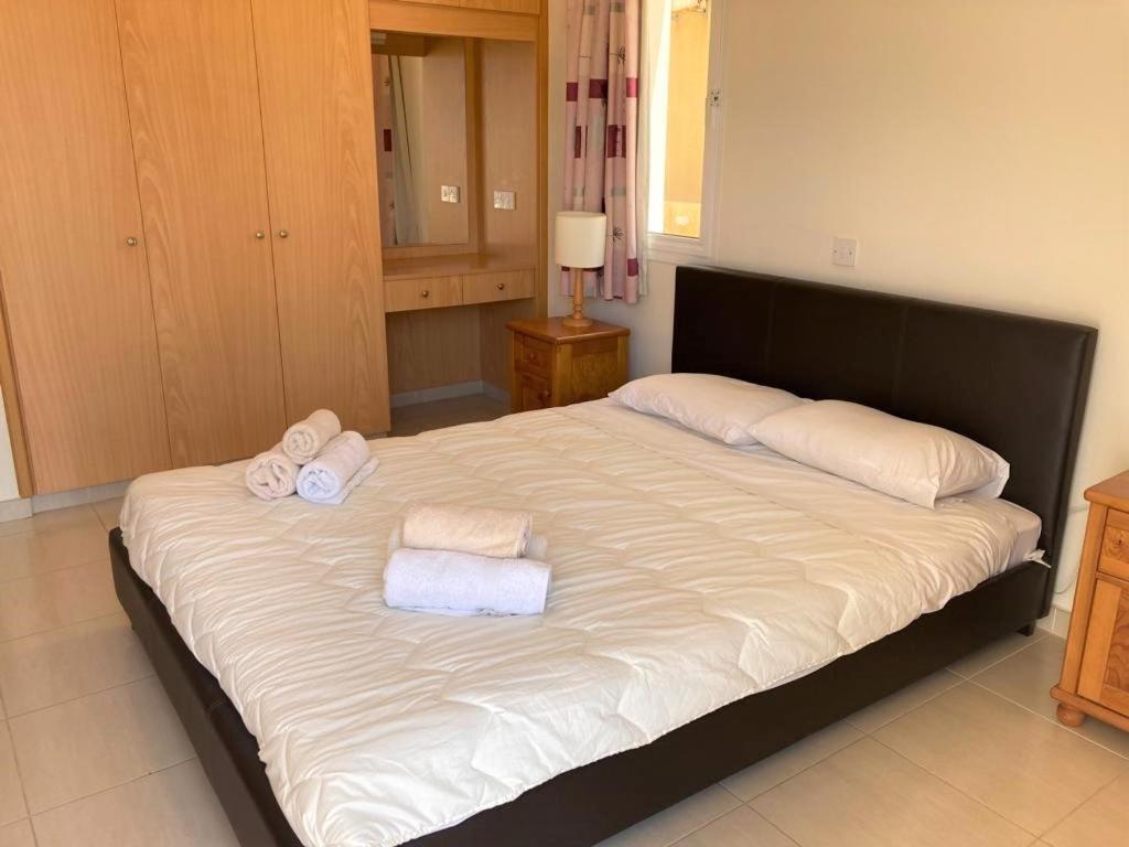 Sirena Olympia Apartment 40 Пафос Екстериор снимка